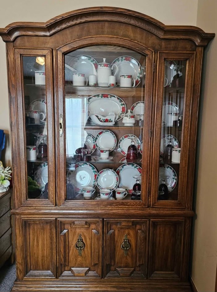 Thomasville LightedCabinet. Dishes not included. 51″ Wide 78″ Tall 14″ depth