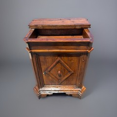 Antique Italian Baroque Walnut Credenza with Diamond Point Door, Late 17th C