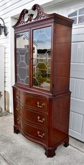 Vintage Chippendale Style Mahogany China Cabinet Hutch Serpentine Swan Neck