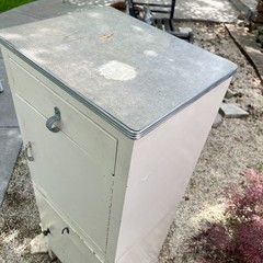 Vintage 1940s–1950s Industrial Medical Cabinet Cream-Painted Steel Multi-Compart