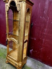 Antique Wieman gold Curio 3 Shelve Cabinet Display . Hollywood Regency Style