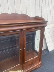 66547 BROYHILL China Cabinet Bookcase Curio w/ 4 Drawers and Plate Glass Shelves