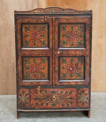 LOVELY ANTIQUE CIRCA 1860 HAND PAINTED EAST EUROPEON SIDE CUPBOARD CABINET