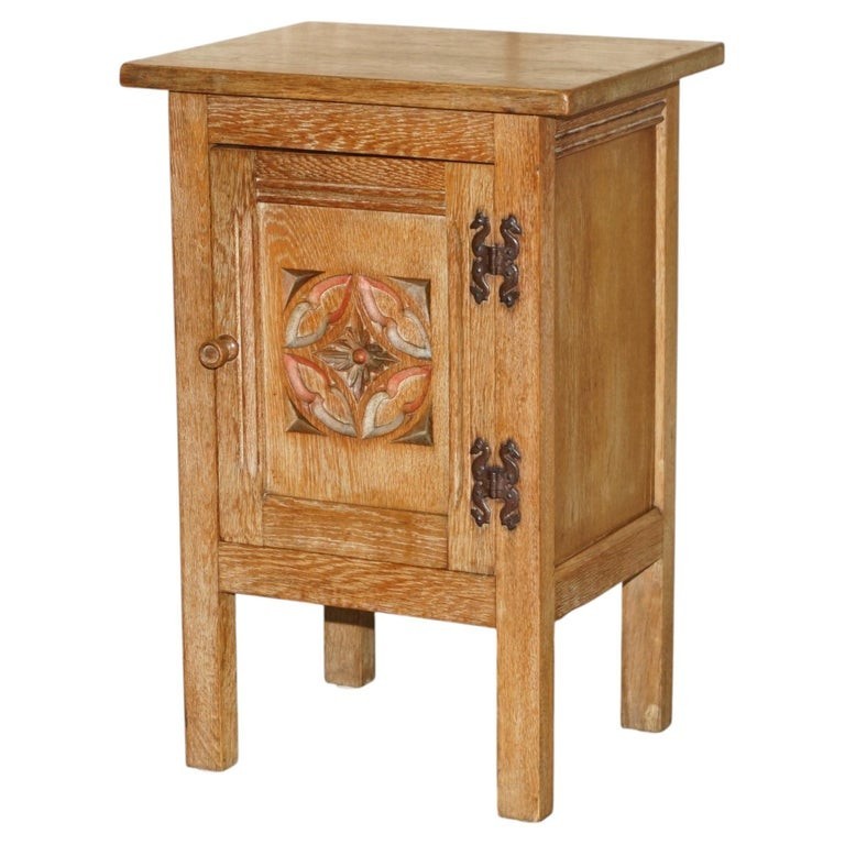 1930’S TUDOR FURNITURE ENGLAND SOLID OAK NIGHTSTAND BEDSIDE TABLE PART OF SUITE
