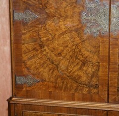 SUBLIME ART DECO DRINKS CABINET WITH EXQUISITE BURR WALNUT PANELS CABRIOLE LEGS