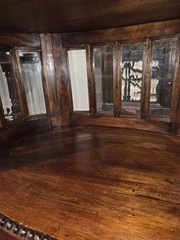 Vtg Oval Vitrine Display Cabinet Queen Anne Style Solid Mahogany Beveled Glass