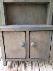 VtgWallShelfCupboardPaintedWoodDoorsFolkArtPrimitiveRetroGrannyCottageCore60s80s