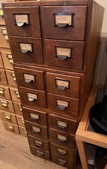 Beautiful Vintage 4 Drawer Library Index Card Cabinet Good Condition