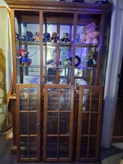 Mint condition China cabinet no dings or bangs All doors handles glass are there
