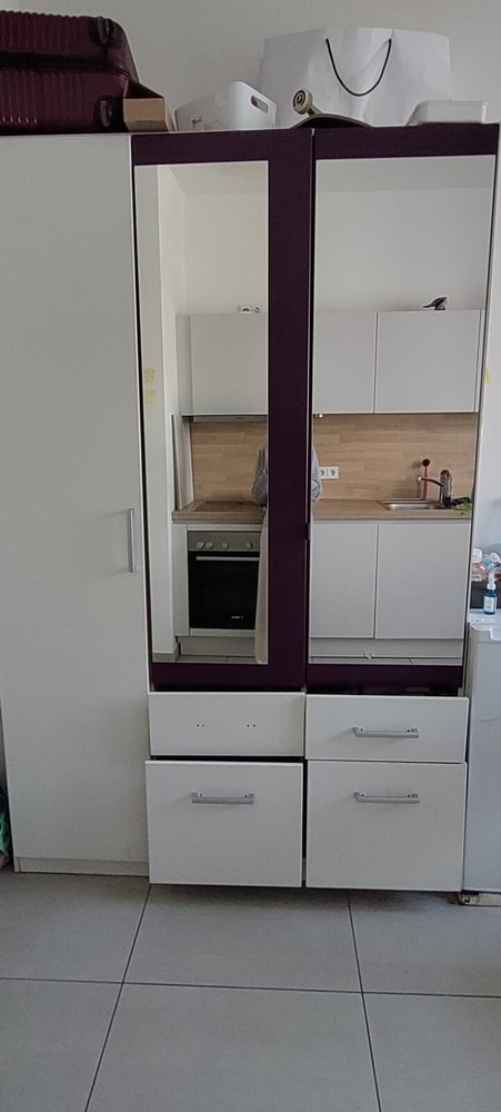 spacious 3 door cupboard with mirror