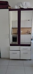 spacious 3 door cupboard with mirror