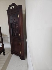 MAHOGANY CORNER CABINET CRAFTIQUE HANDMADE